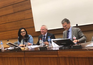 En la mesa de ponentes