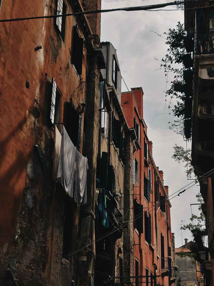 brown high rise concrete building